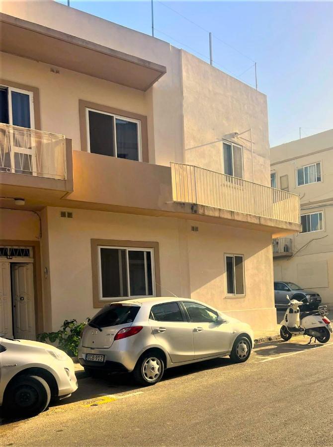 Smart Hostel Birkirkara Eksteriør bilde