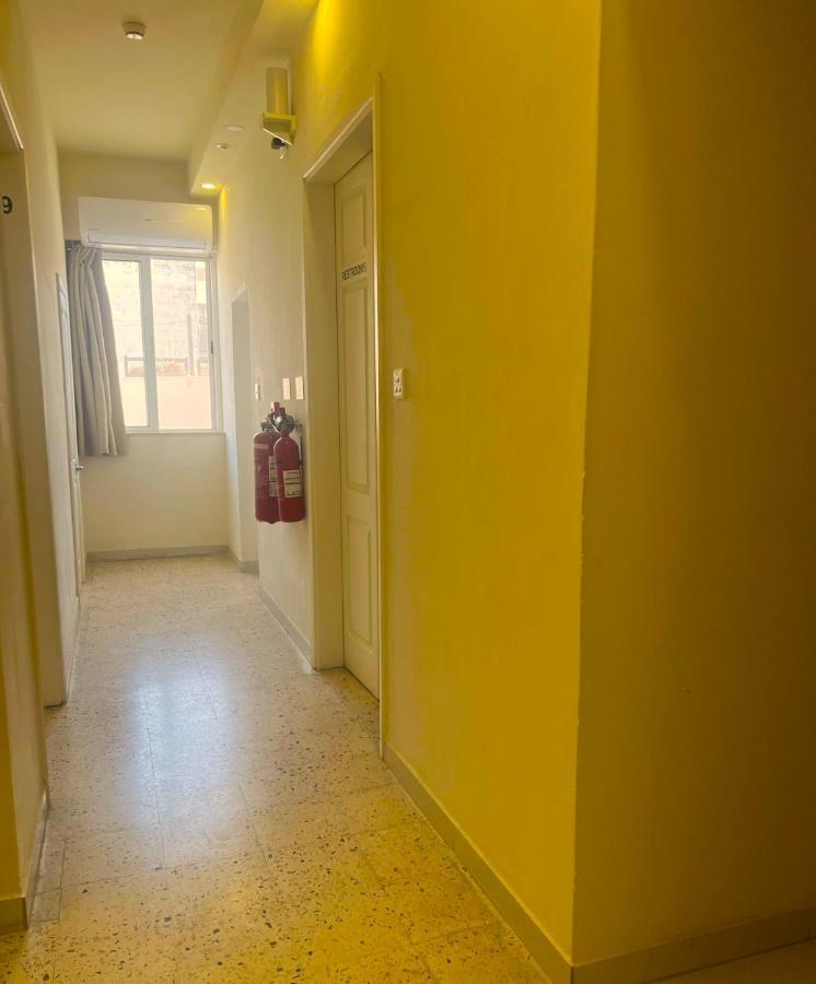 Smart Hostel Birkirkara Eksteriør bilde